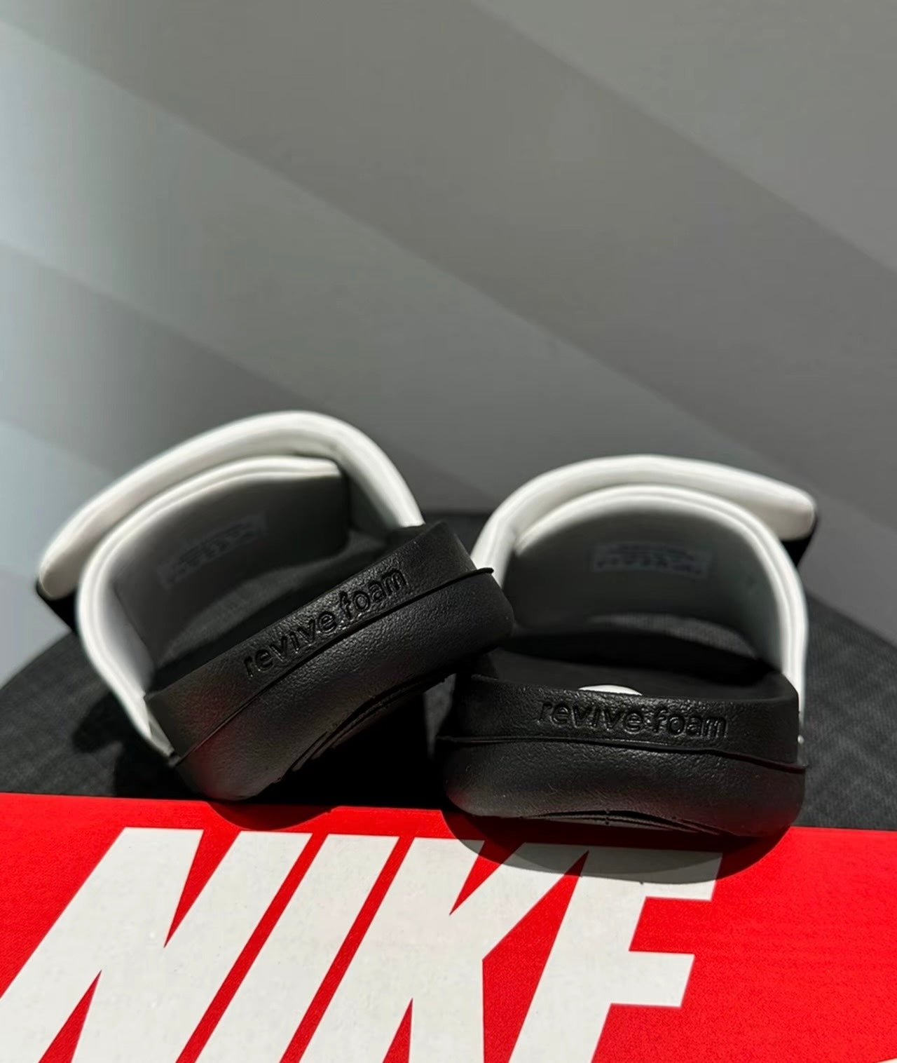 Nike Offcourt 黑白 (DQ9624-100)