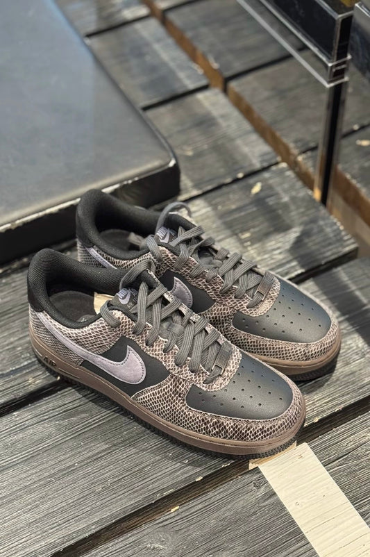Nike Air Force 黑蛇紋 (HF2898-001)