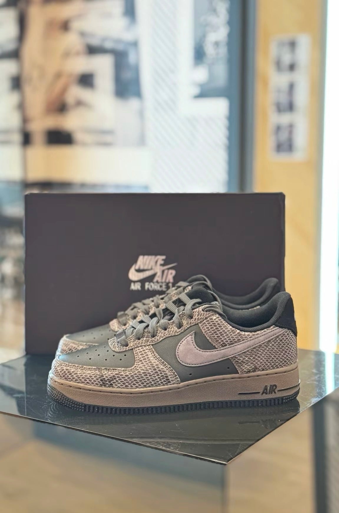 Nike Air Force 黑蛇紋 (HF2898-001)