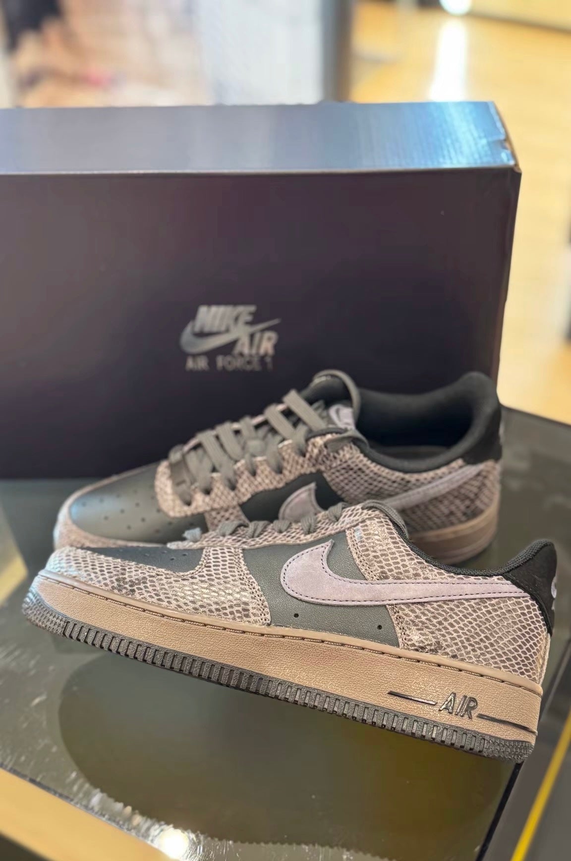 Nike Air Force 黑蛇紋 (HF2898-001)