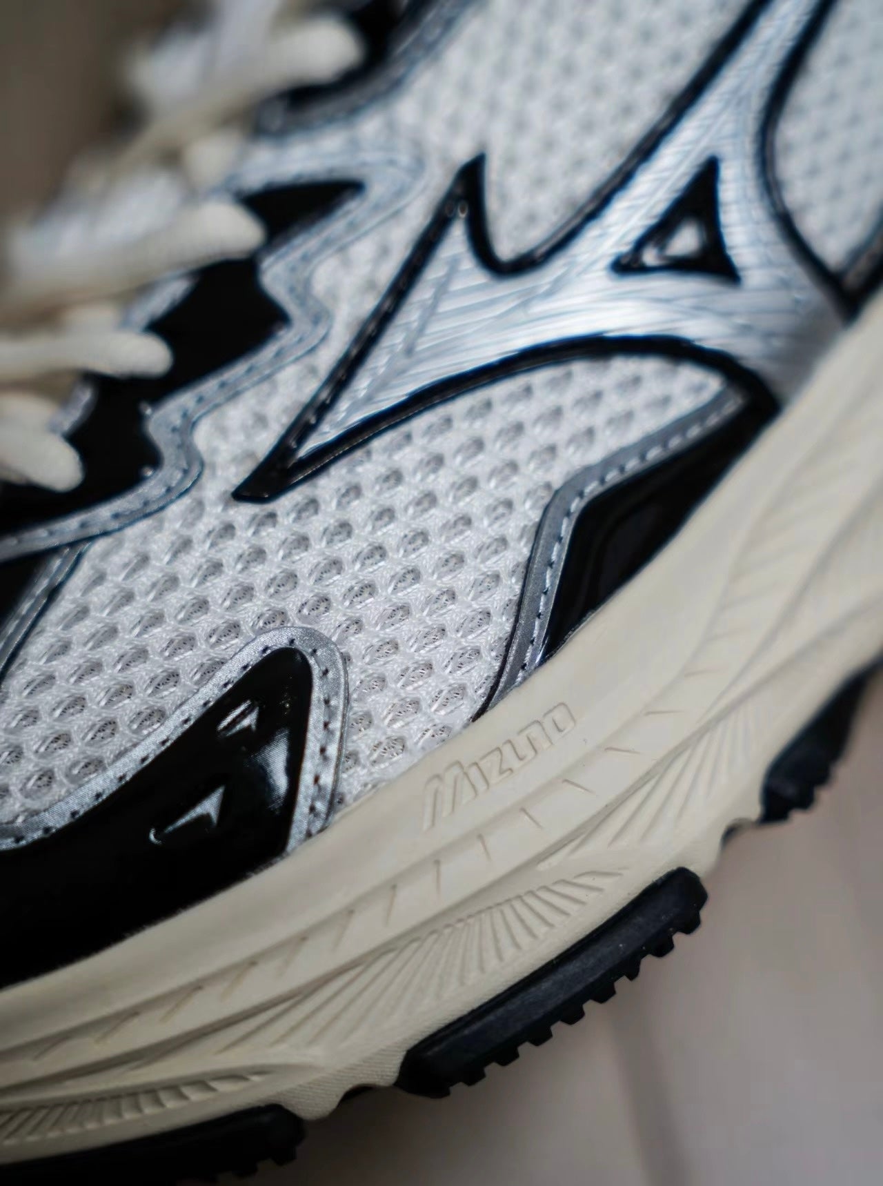 Mizuno Racer S Oarism 杏黑 (D1GH243601)