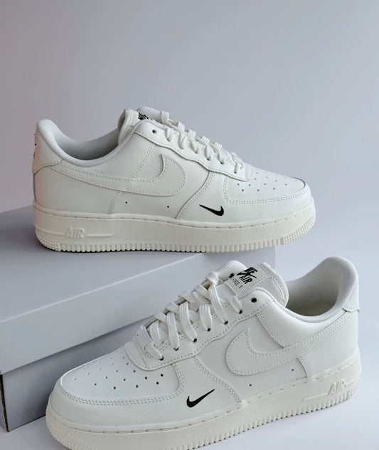 Nike Air Force 1 ESS TRK3 小黑勾 (HF1058-133)