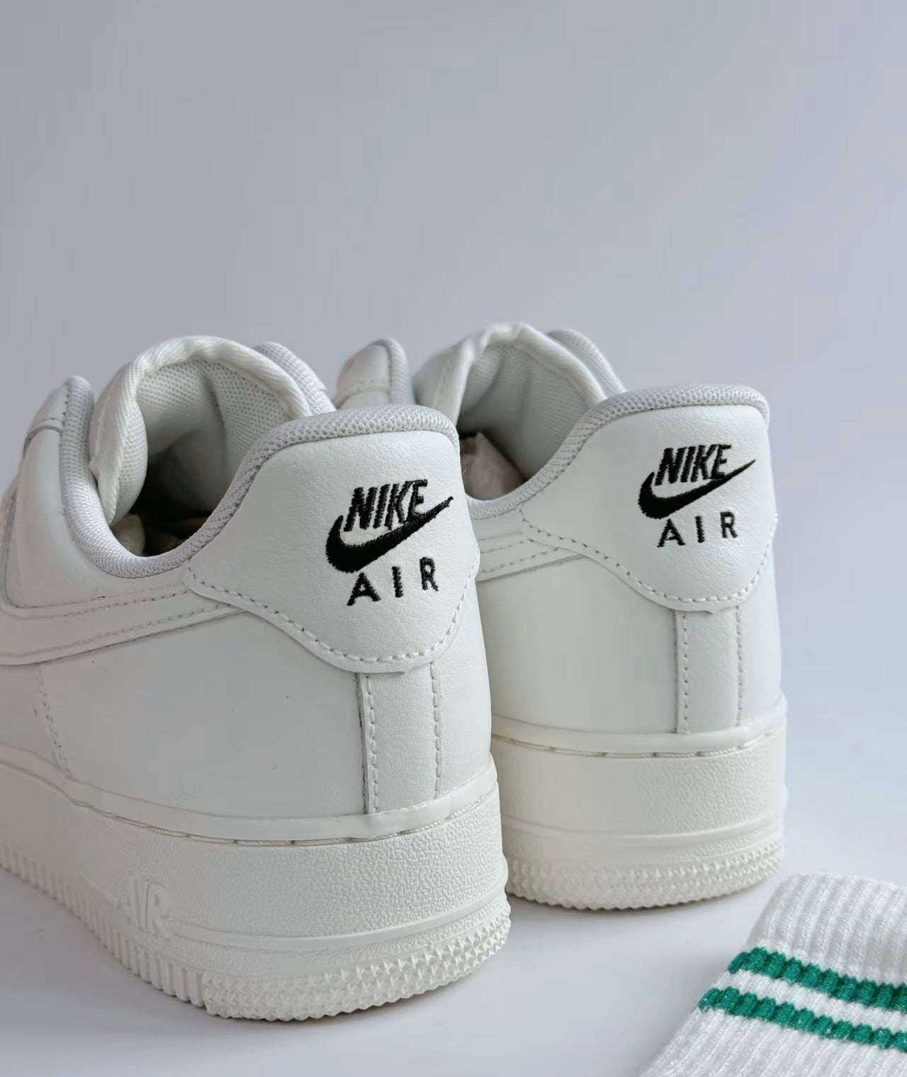 Nike Air Force 1 ESS TRK3 小黑勾 (HF1058-133)