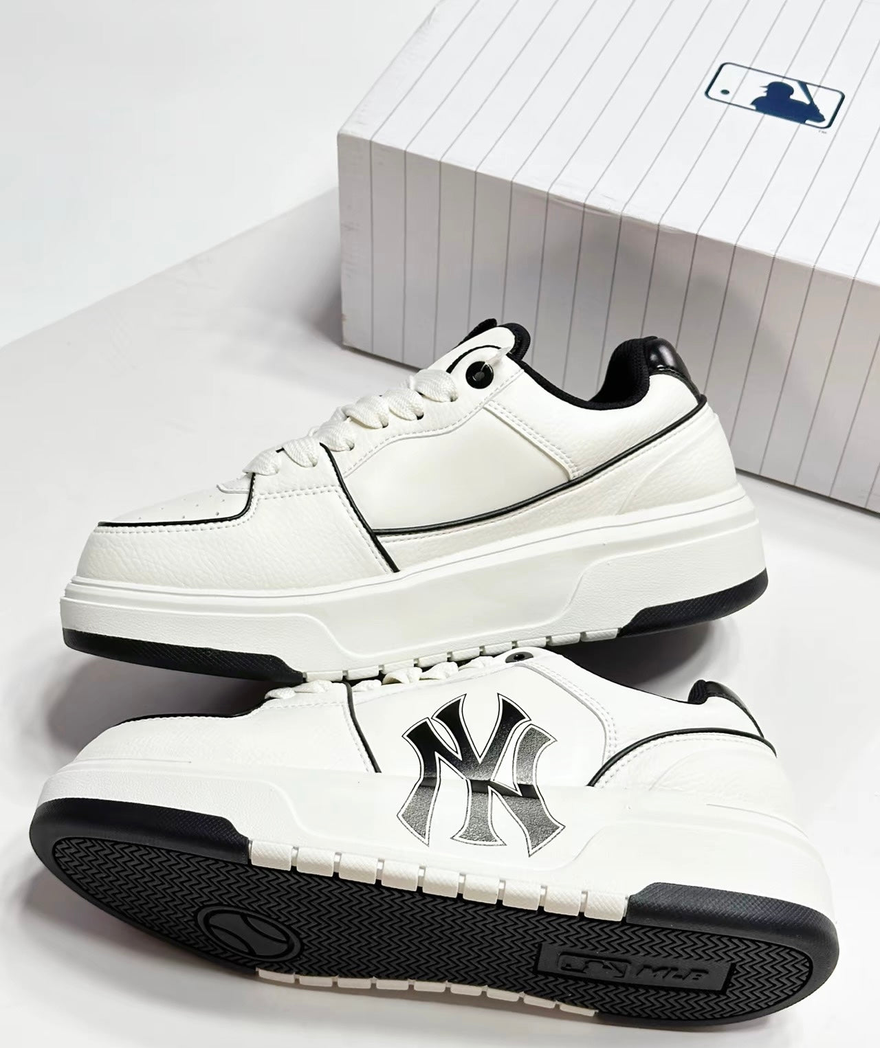 MLB Chunky Liner PU 黑白 (3ASXCA12N-50WHS)