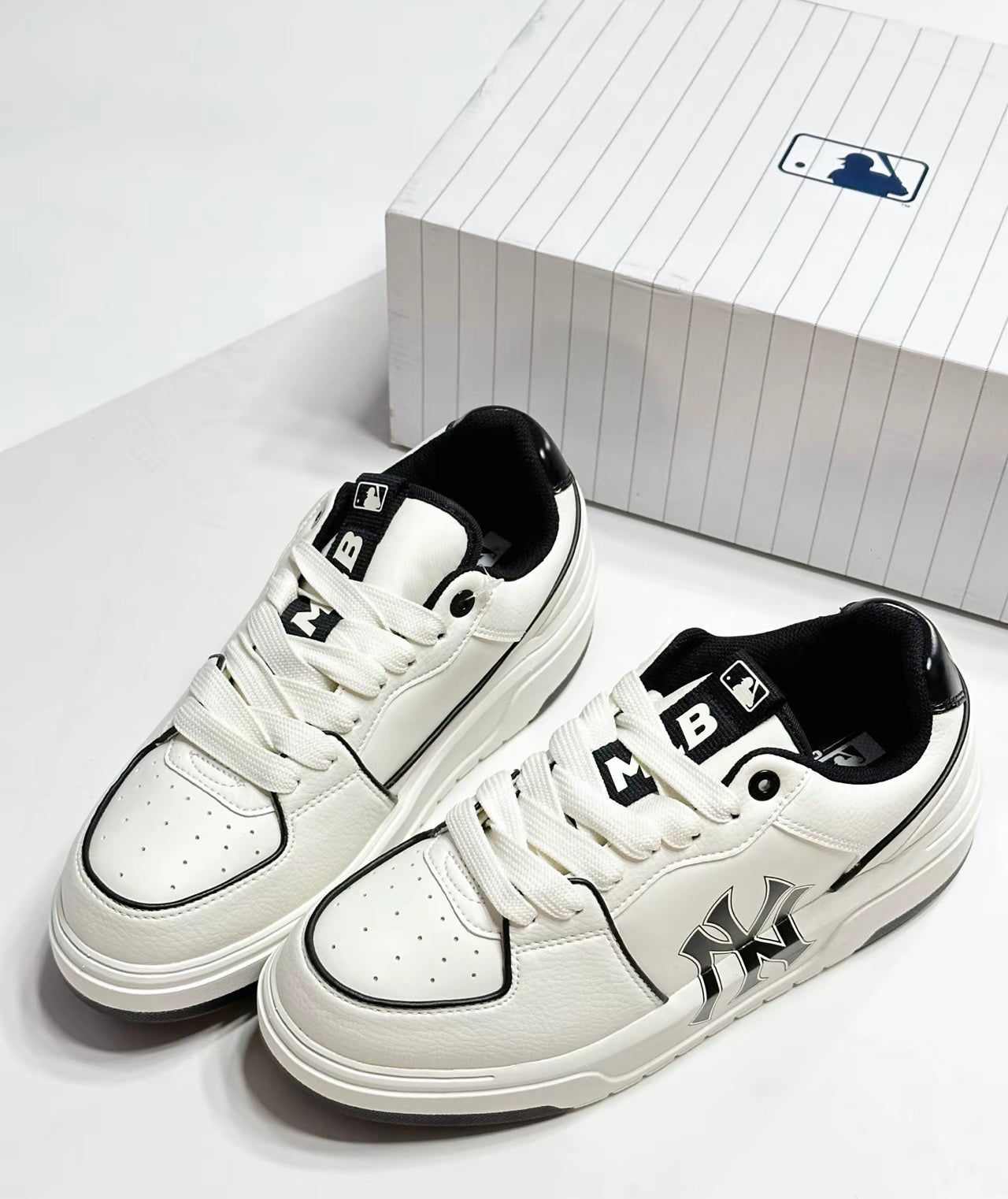 MLB Chunky Liner PU 黑白 (3ASXCA12N-50WHS)