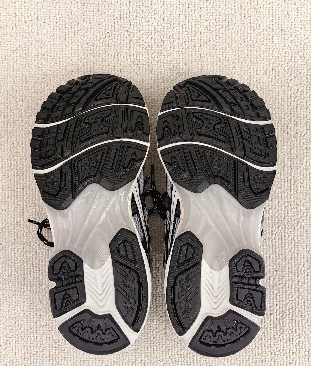 Asics Gel-Kayano 14 ”Black & Glacier Grey“ 韓國限定 (1201A935-001)