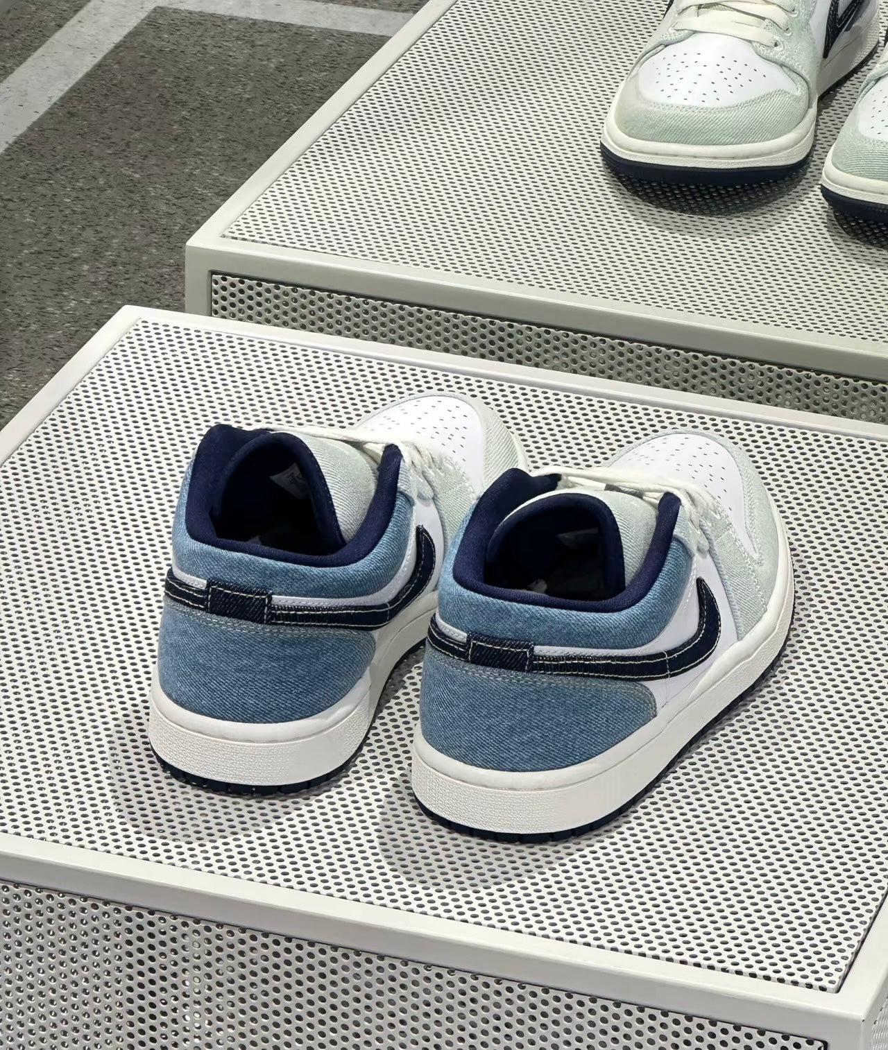(萬聖節優惠) Air Jordan Low 牛仔藍 (IH0648-141)