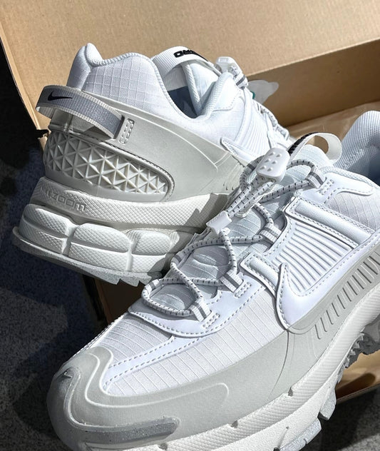 Nike Zoom Vomero Roam 骨白 (HV6410-100)