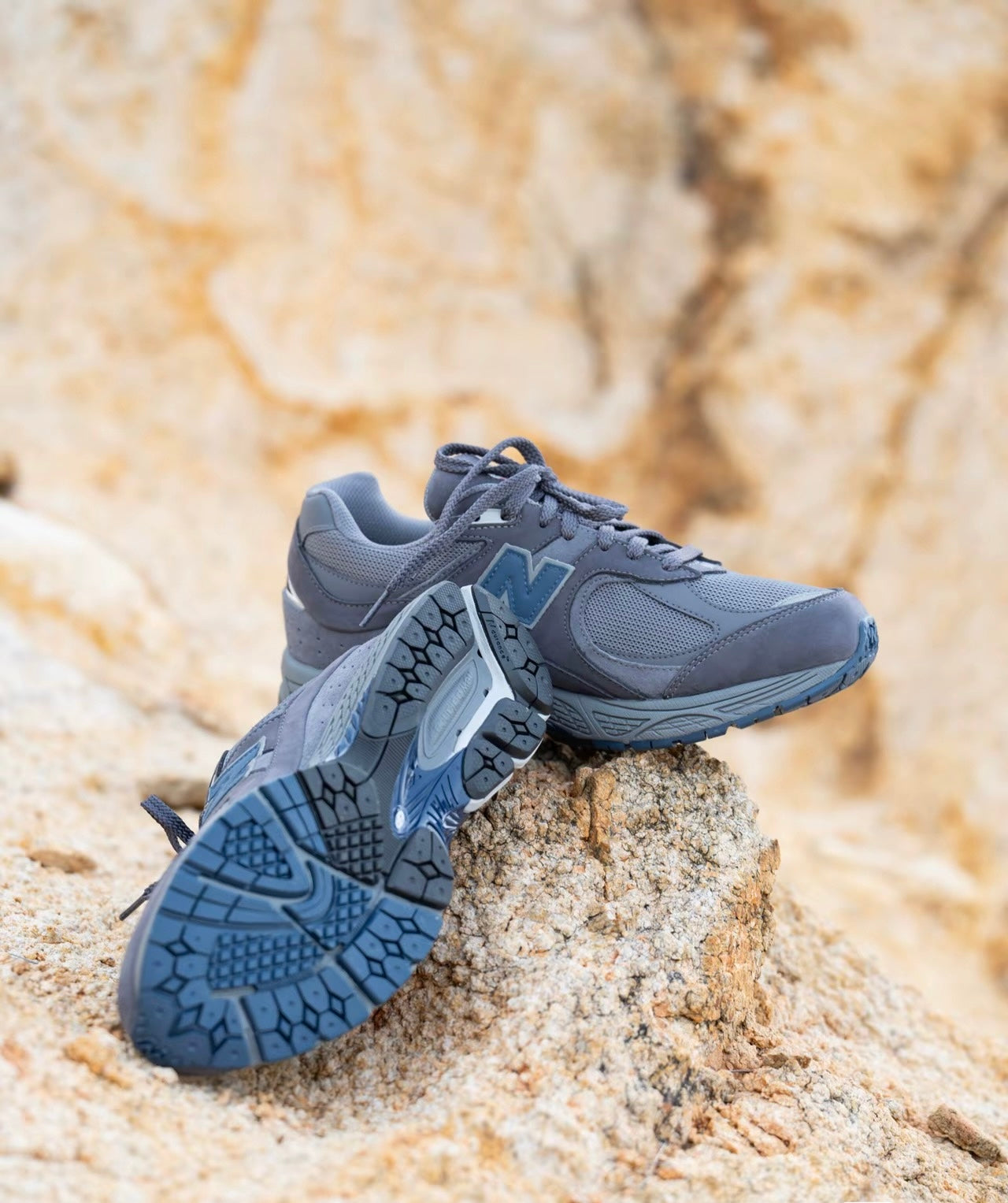 New Balance 2002R 深灰 (M2002RX4)
