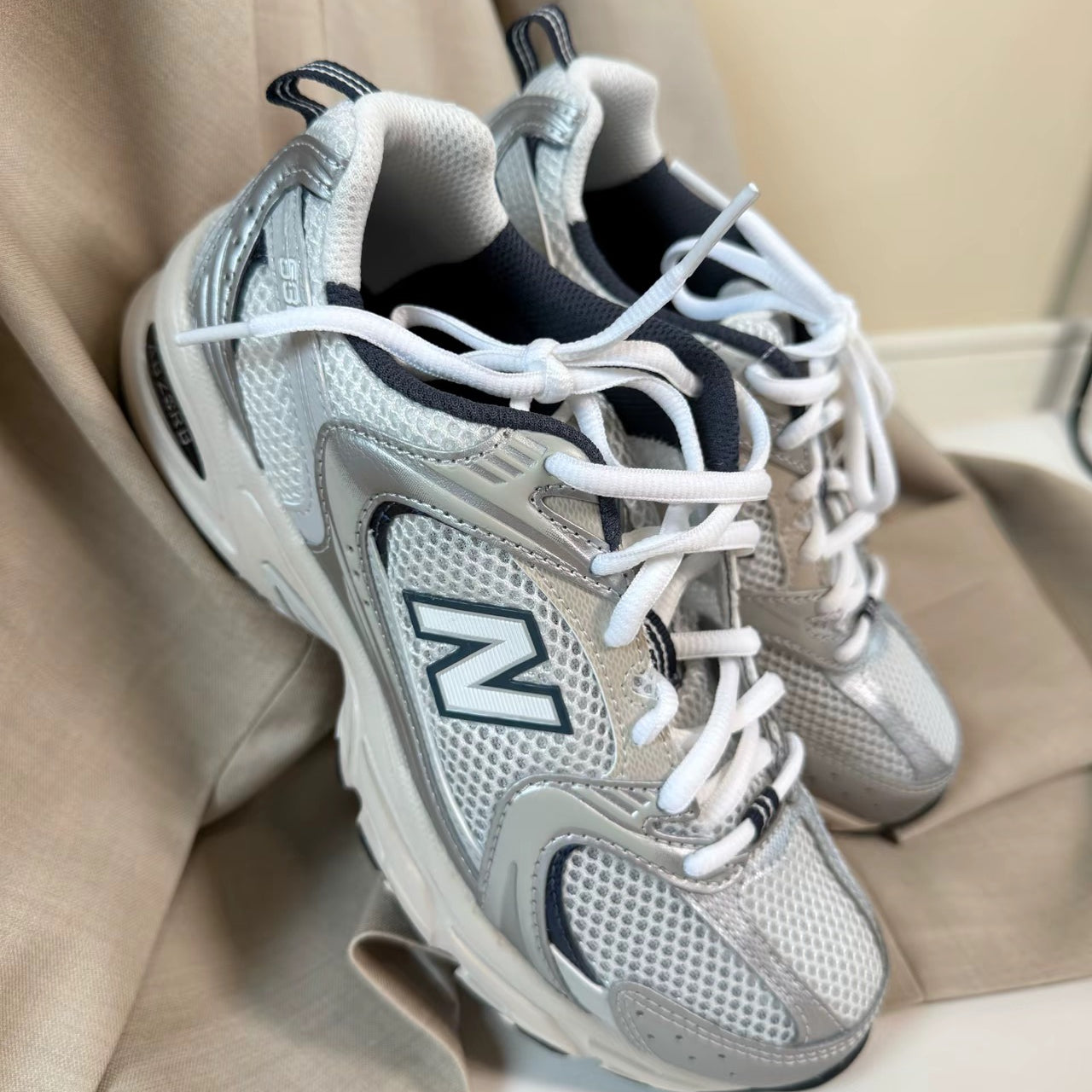 (秋季優惠) New Balance 530 灰銀 (MR530KA)
