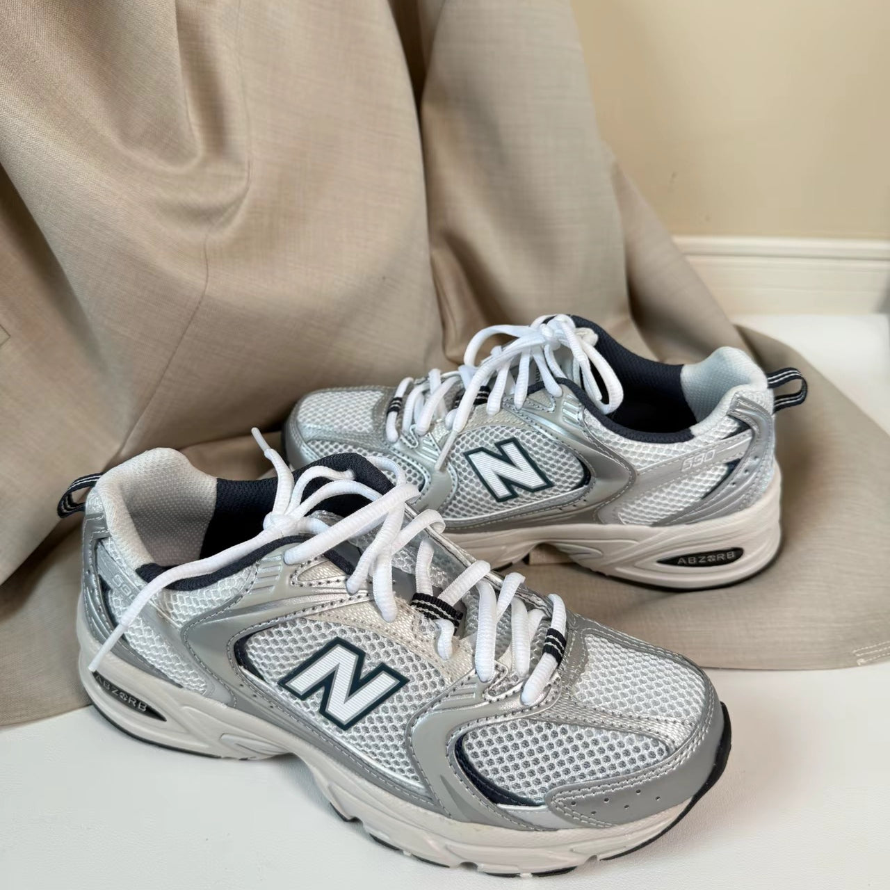 (秋季優惠) New Balance 530 灰銀 (MR530KA)