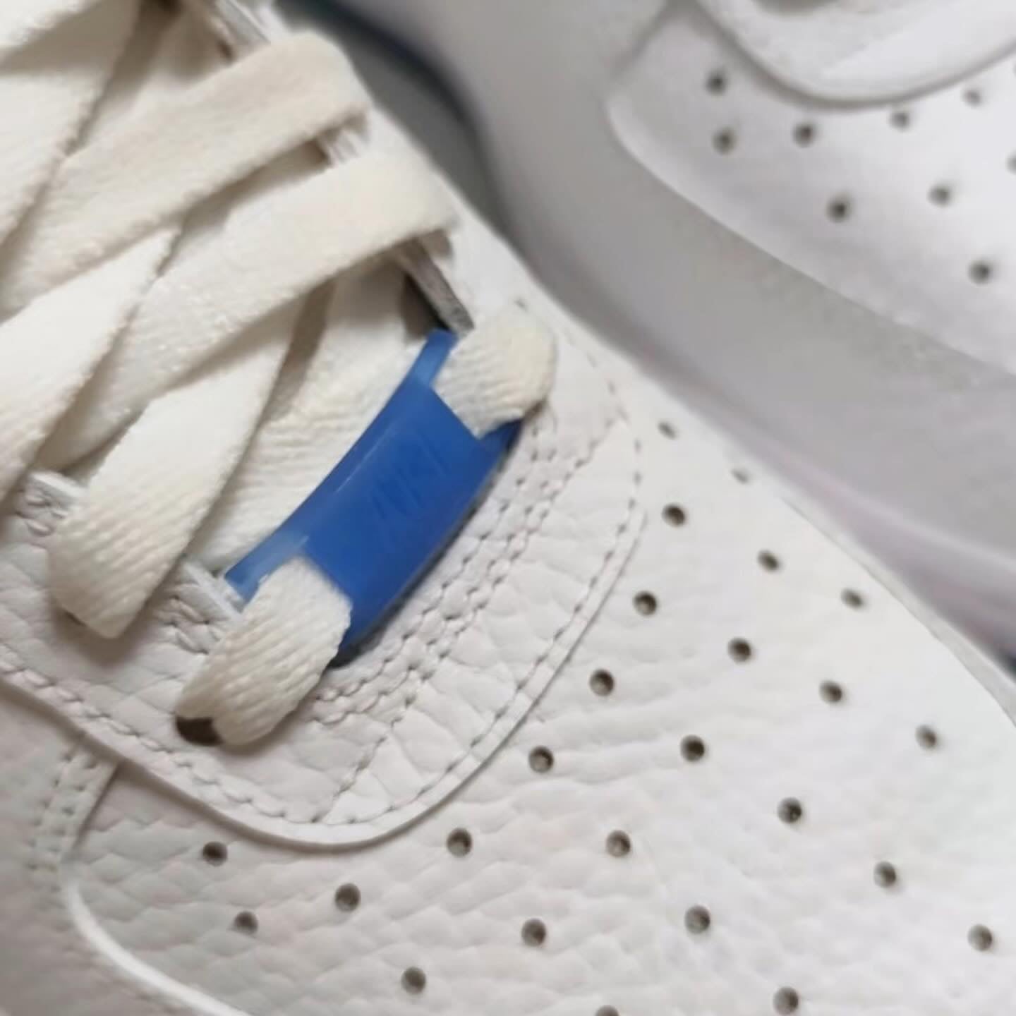 Nike Air Force 1 Low - UV Reactive Swoosh (DA8301–101)