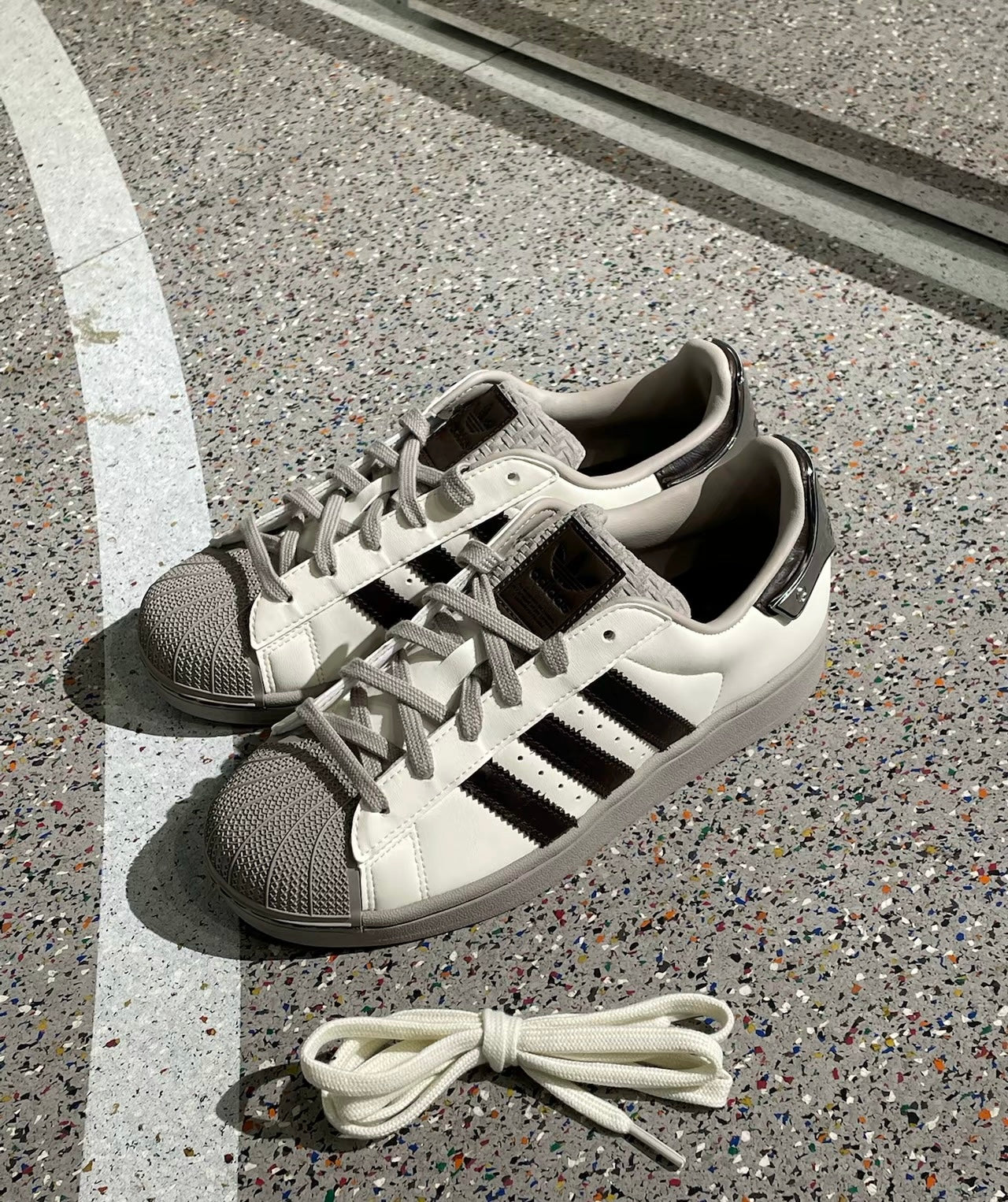 Adidas Originals Superstar 白棕 (JQ6250)