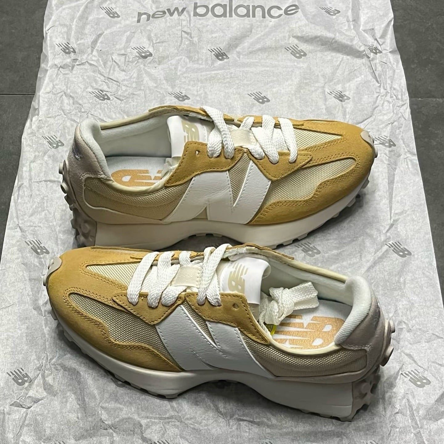 New Balance 327 米黃 (U327FG)