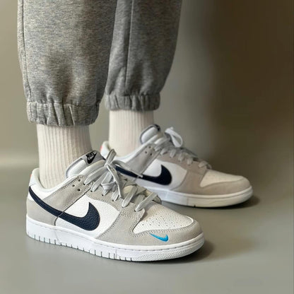 Dunk Low Mini Swoosh 黑白灰 (FJ4227-001)