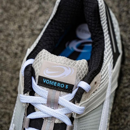 NIKE Zoom Vomero 5 White Black (FN7649-110)