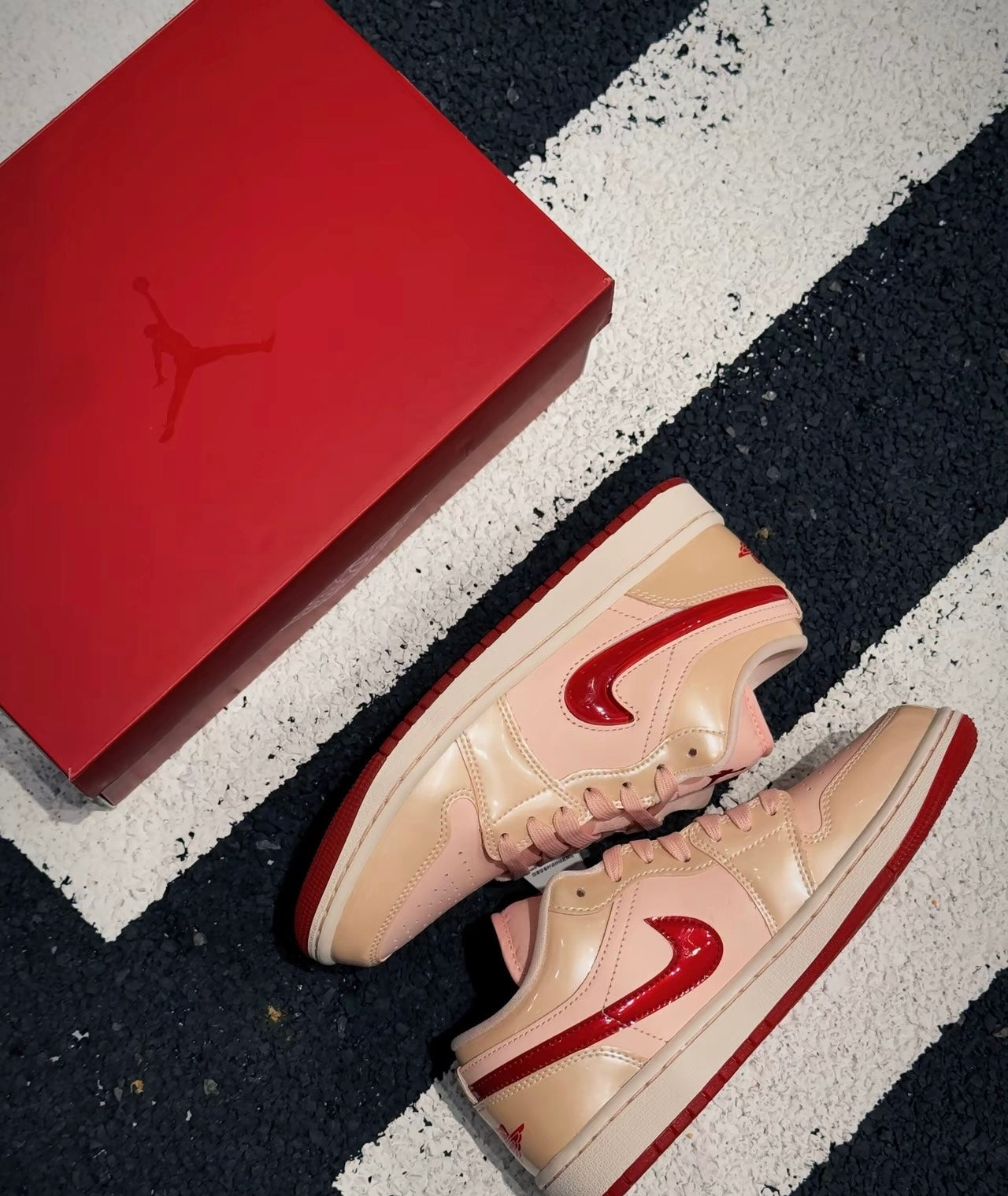 Air Jordan 1 Low 情人節粉紅 (HF3174-600)
