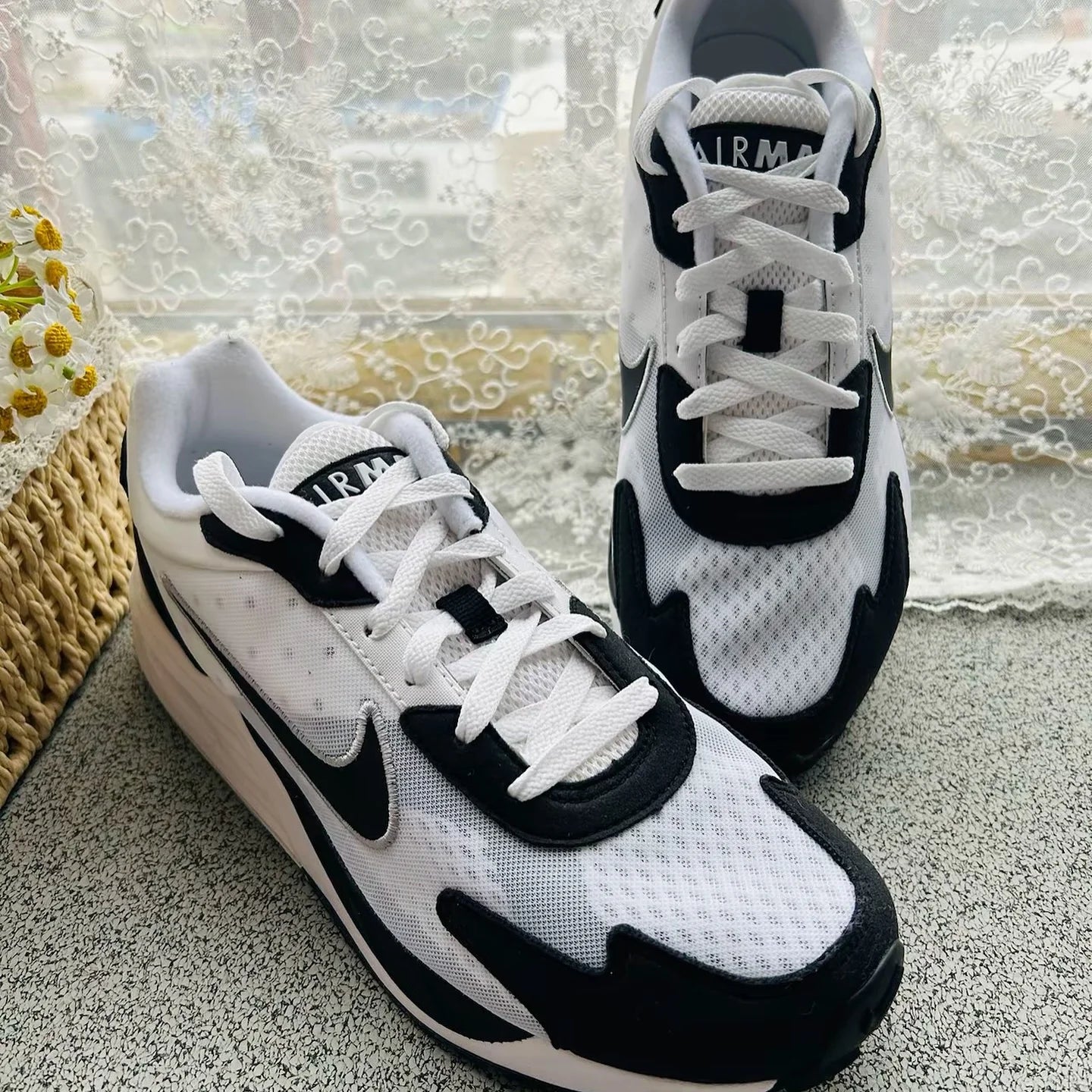 Nike Air Max Solo White Black (DX3666-100)