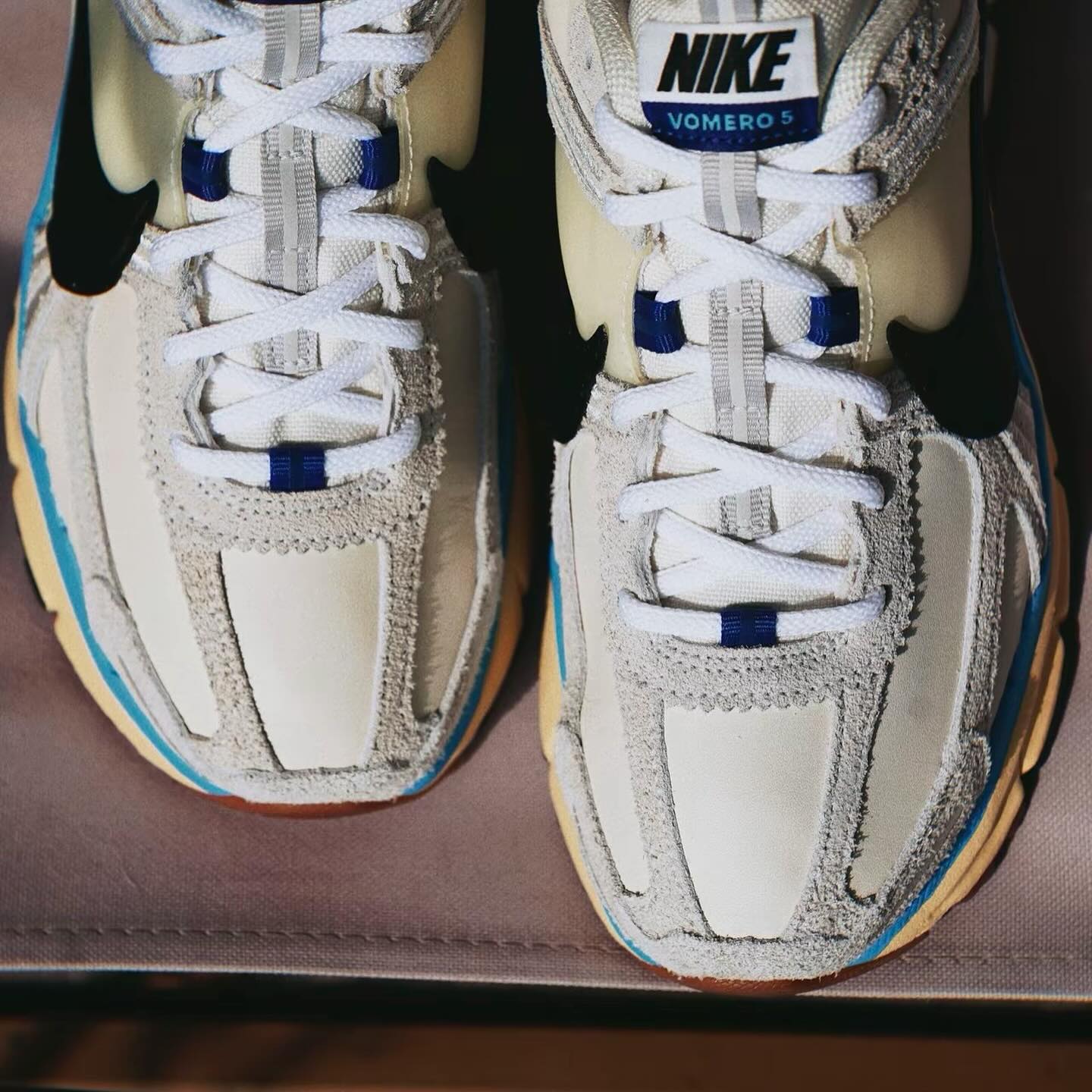 Nike Zoom Vomero 5 Designed by Japan (W)🇯🇵 (HF4524-111)