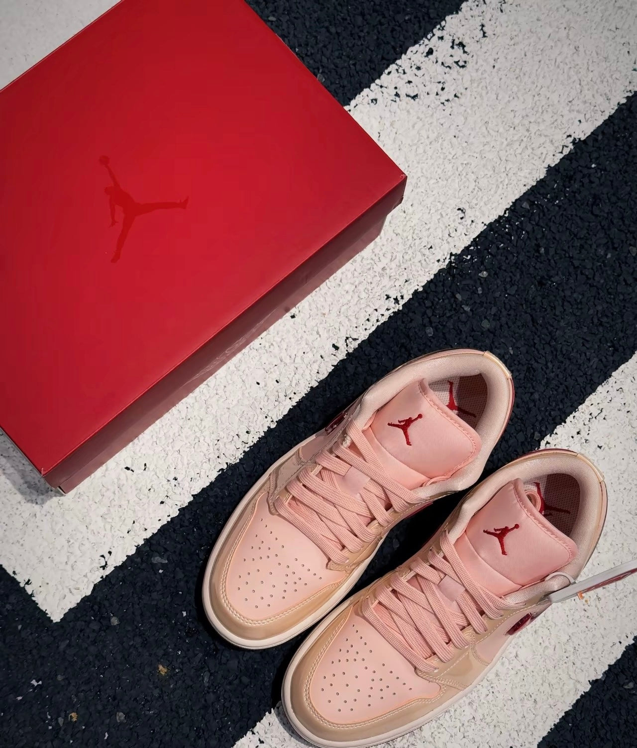 Air Jordan 1 Low 情人節粉紅 (HF3174-600)