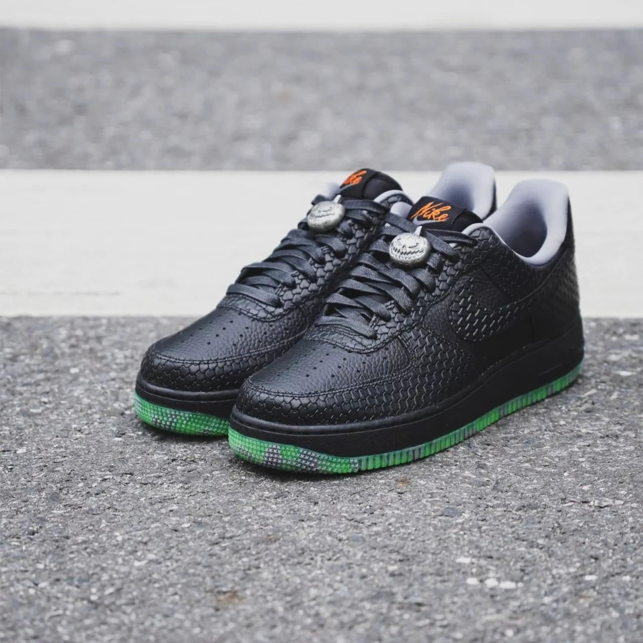 Nike Air Force Halloween 黑綠 (FQ8822-084)