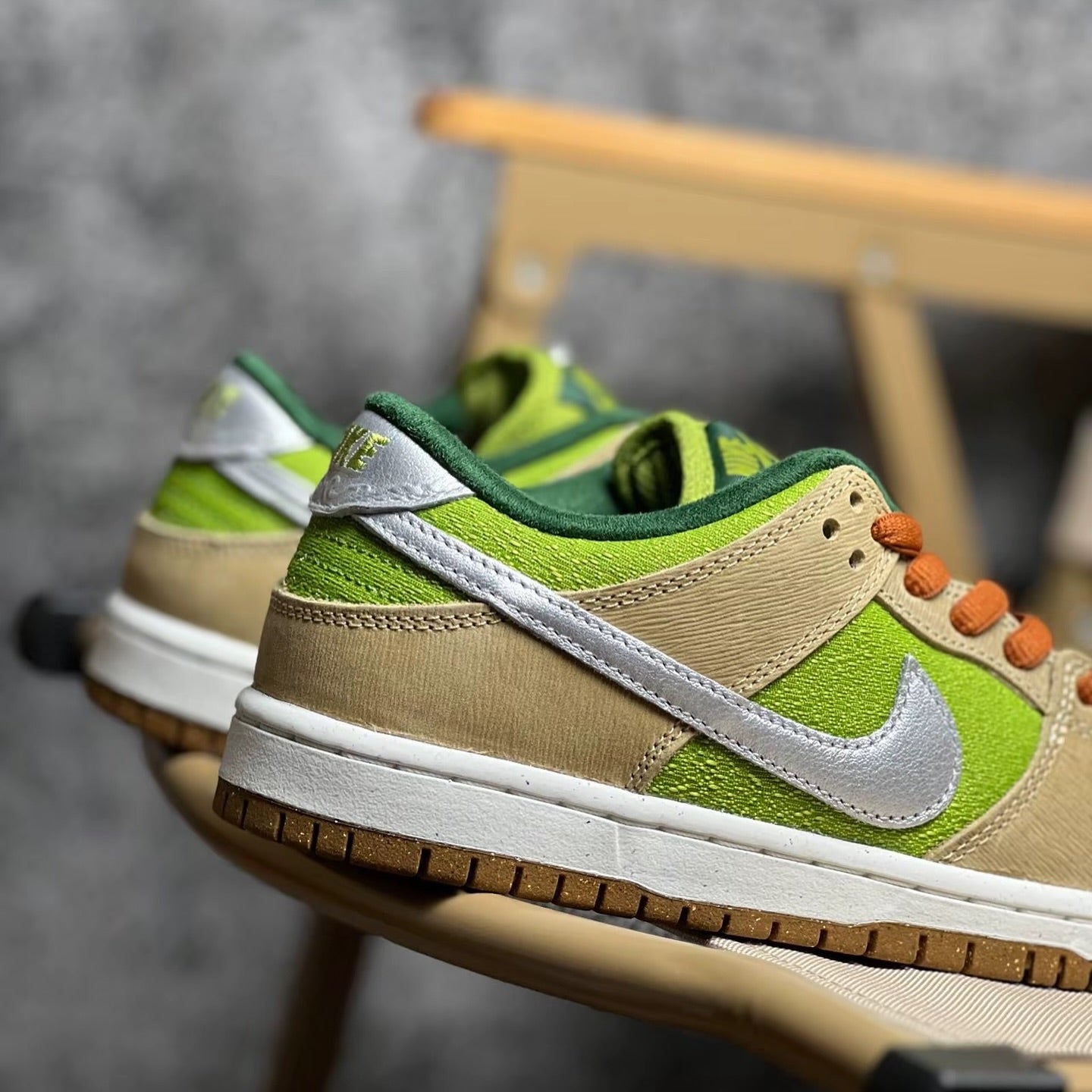 Nike SB Dunk Low Dinner Plate (FQ7585-200)