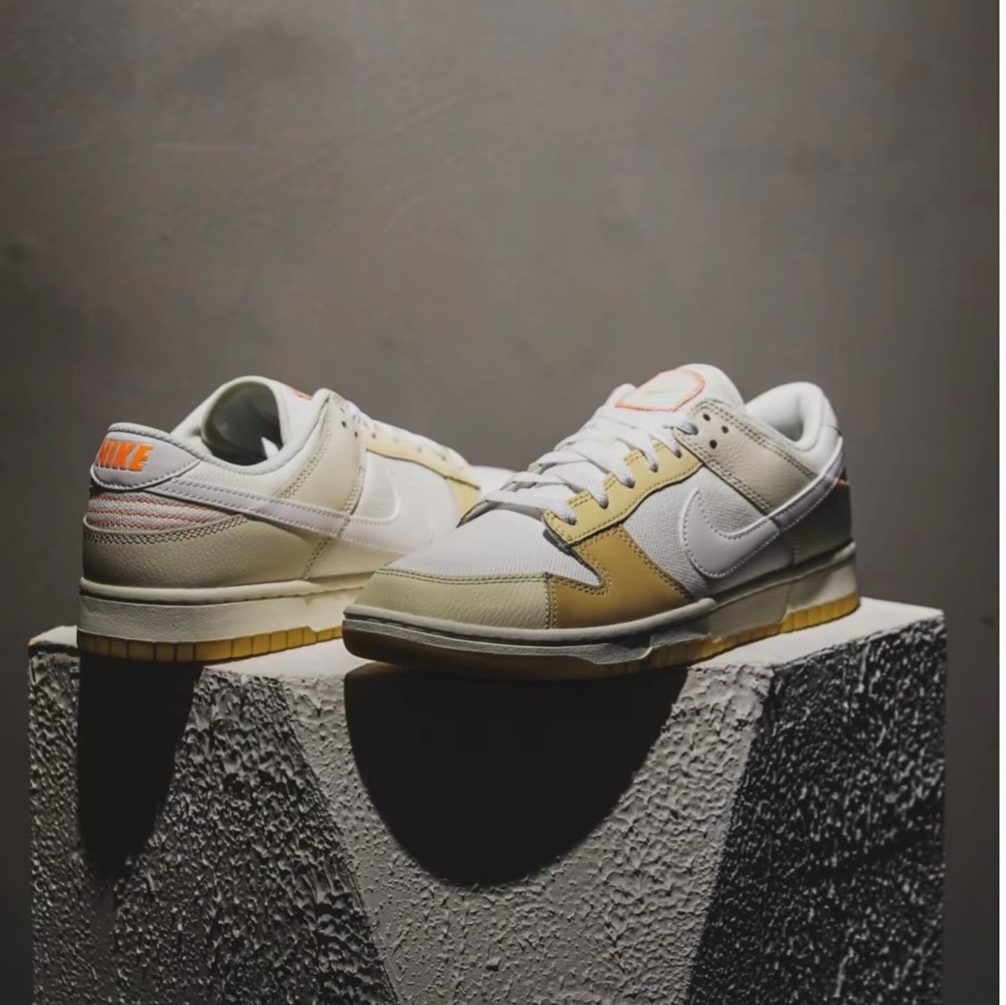 Nike Dunk Low Light Yellow (FJ5475-100)