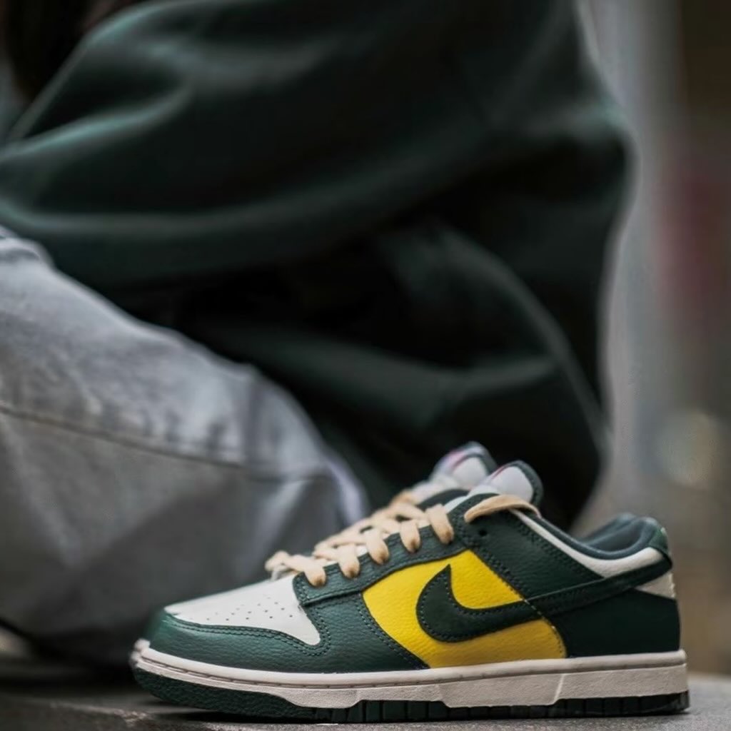 Dunk Low SE Noble Green (W) (FD0350-133)