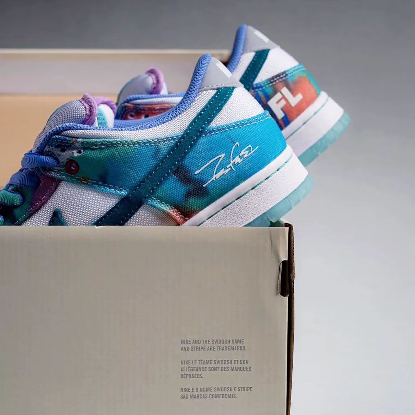 Futura x Nike SB Dunk Low Bleached Aqua (HF6061-400)