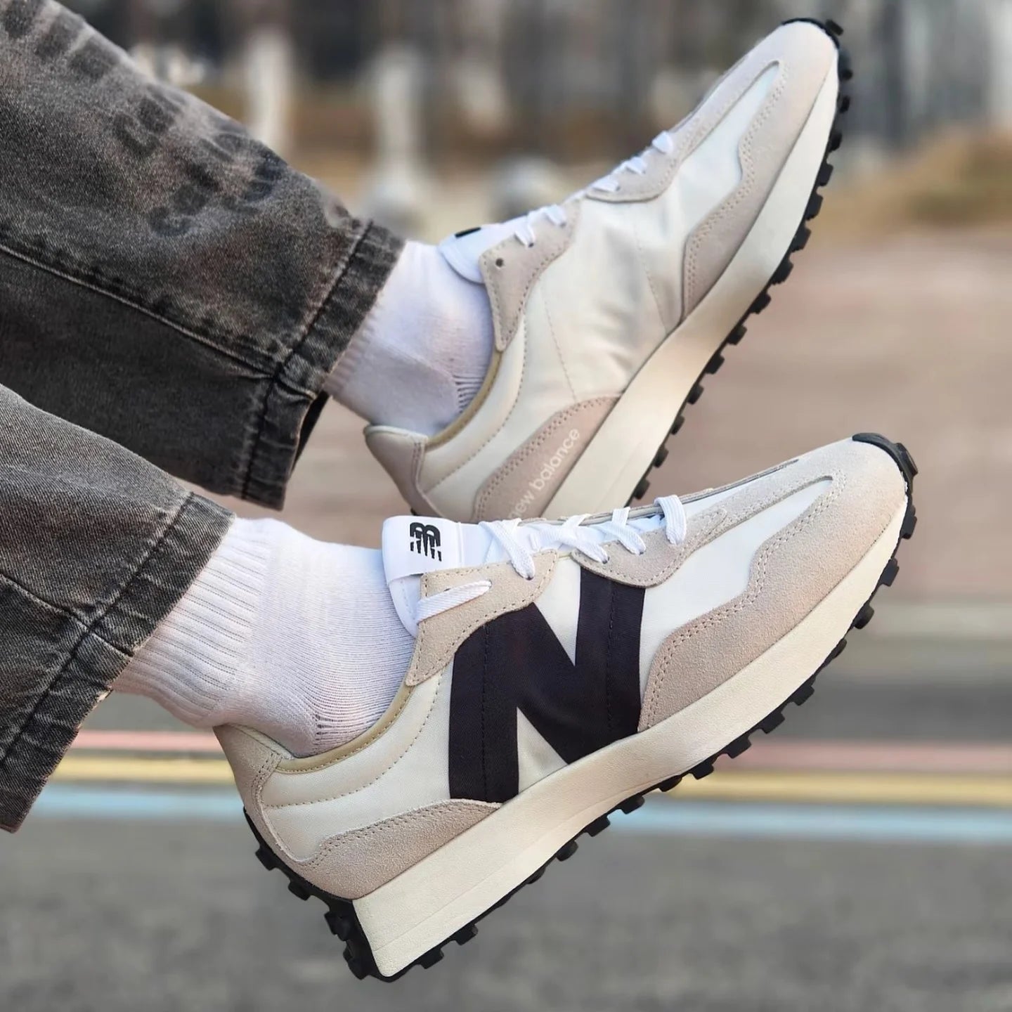 New Balance 327 灰黑白 (MS327FE)