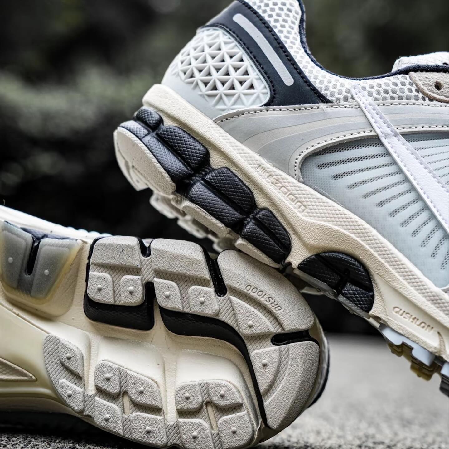 NIKE Zoom Vomero 5 White Black (FN7649-110)