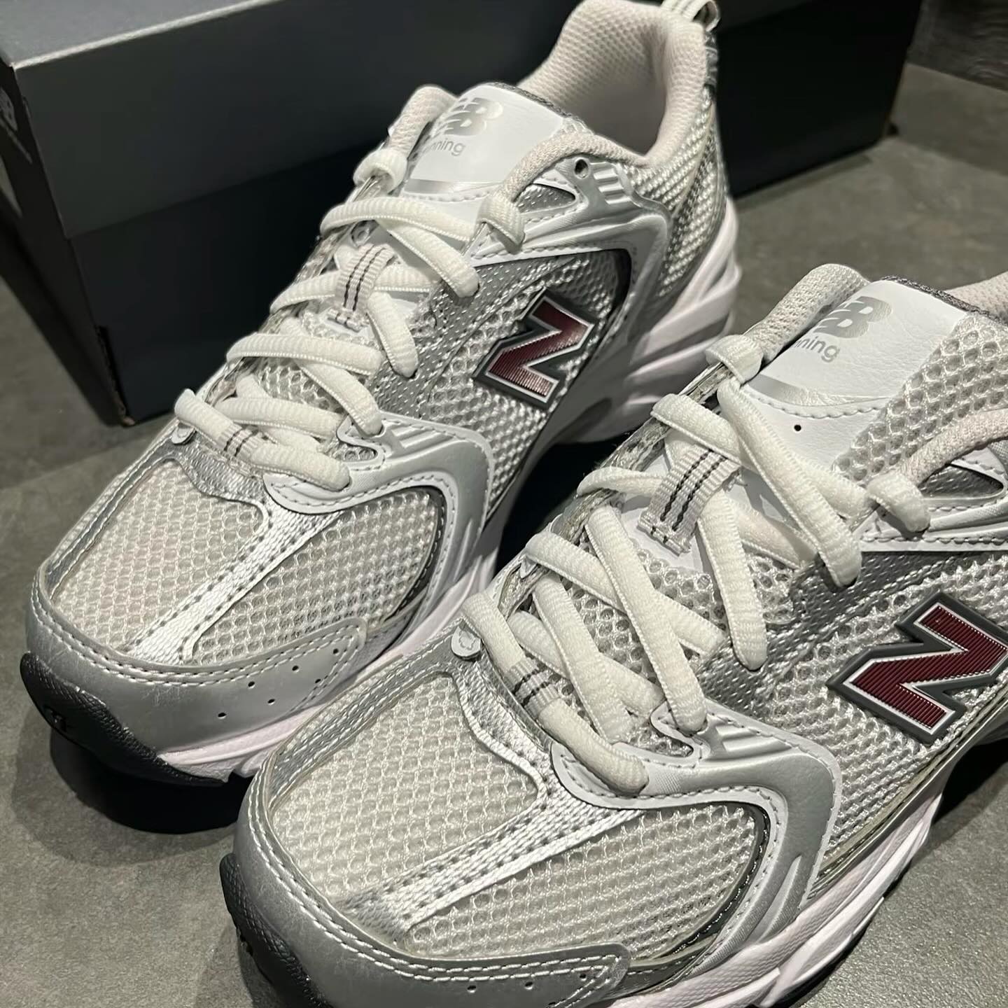 New Balance 530 Metallic Burgundy 銀白酒紅 (MR530GS)