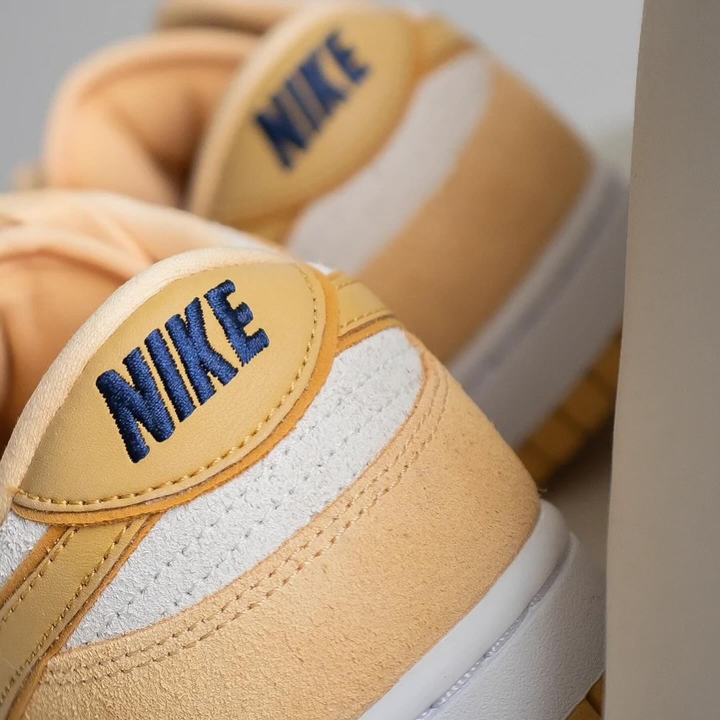 Nike Dunk Low Gold Suede (DV7411-200)