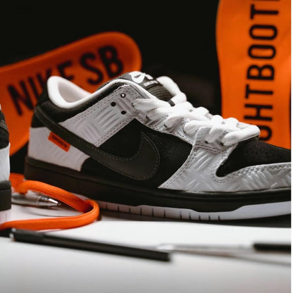 TIGHTBOOTH x Nike SB Dunk Low (FD2629-100)