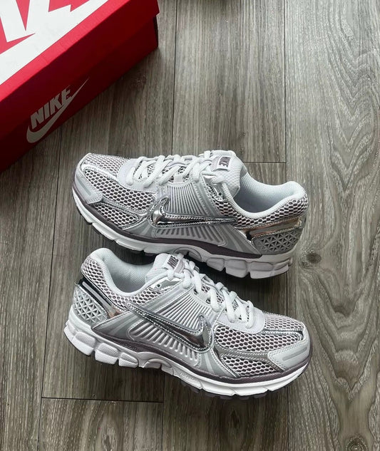 (秋季優惠) Nike Zoom Vomero Chrome Platinum Violet (HV6417-001)