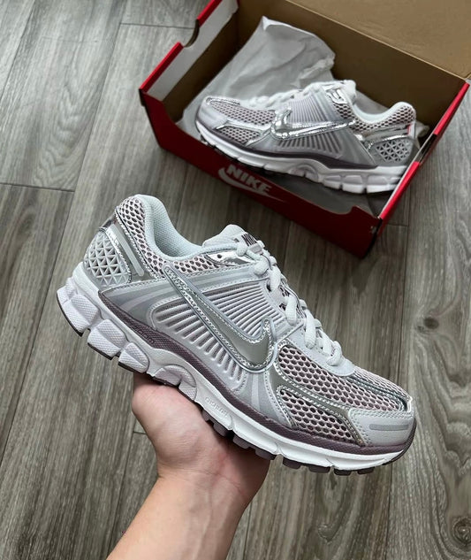 (秋季優惠) Nike Zoom Vomero Chrome Platinum Violet (HV6417-001)
