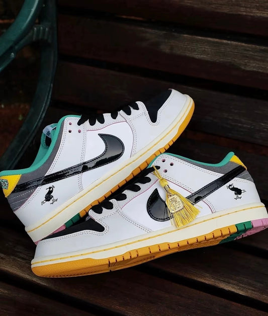 Nike Dunk Low CSEF (HJ4132-100)