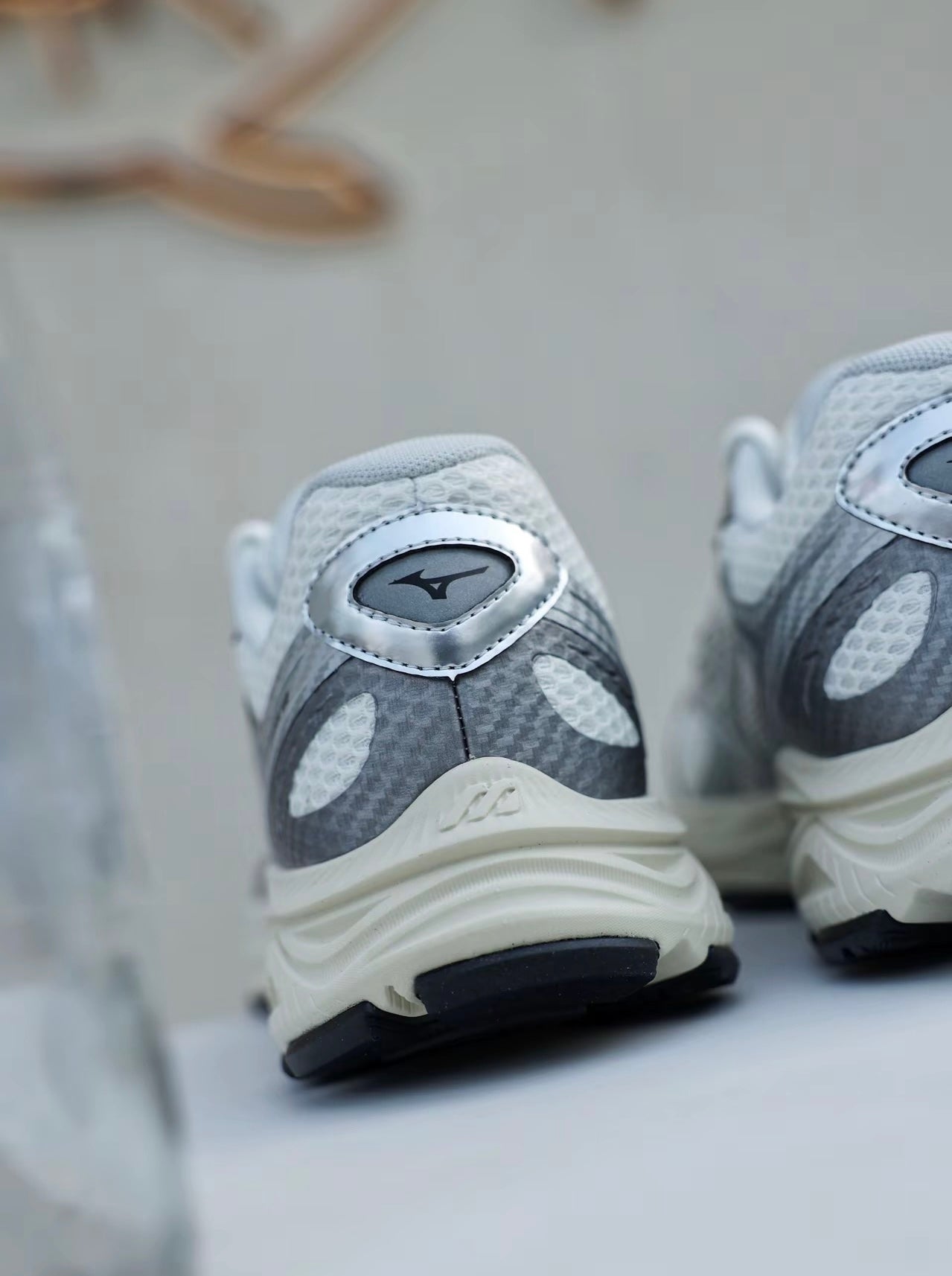 MIZUNO Racer V2 Sliver Cream (D1GH250606)