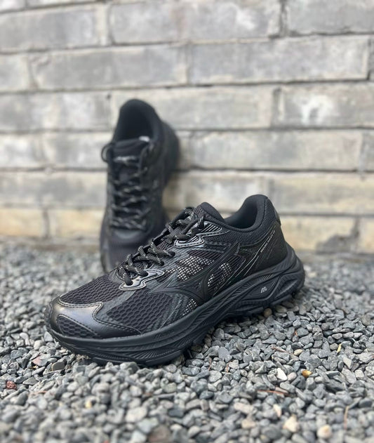 MIZUNO Racer V2 Triple Black (D1GH250604)