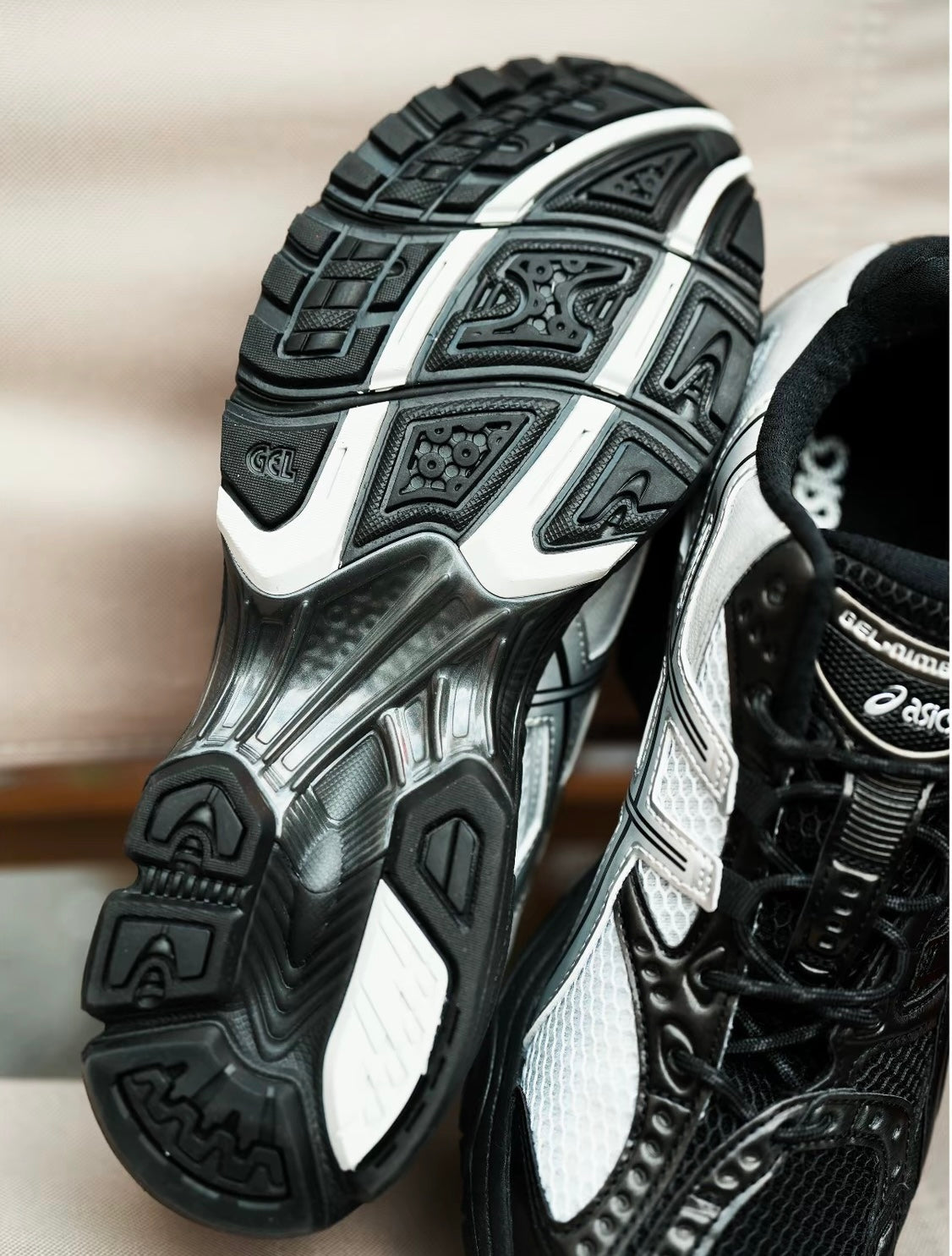 Asics Gel-Nimbus 10.1 黑灰 (1203A780-001)
