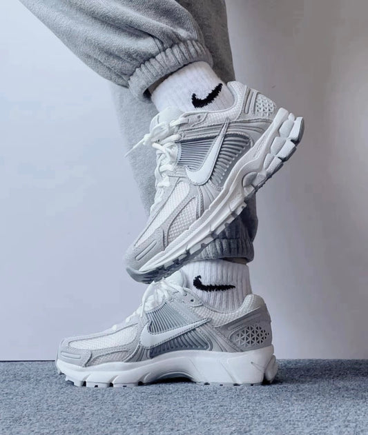 Nike Air Zoom Vomero 5 Pure Platinum 雲朵灰 (HQ0458-001)