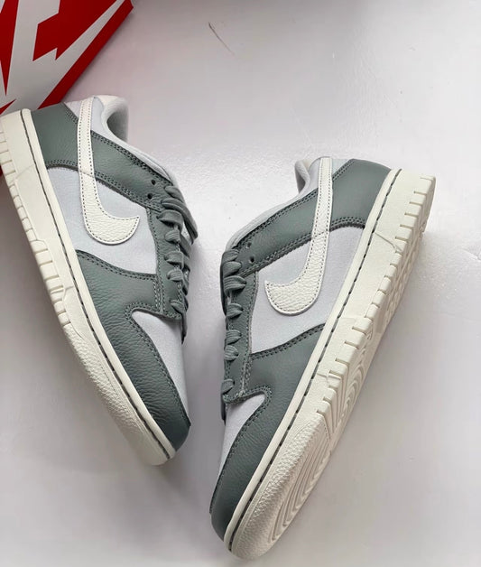 Nike Dunk Low Mica Green (DV7212-300)