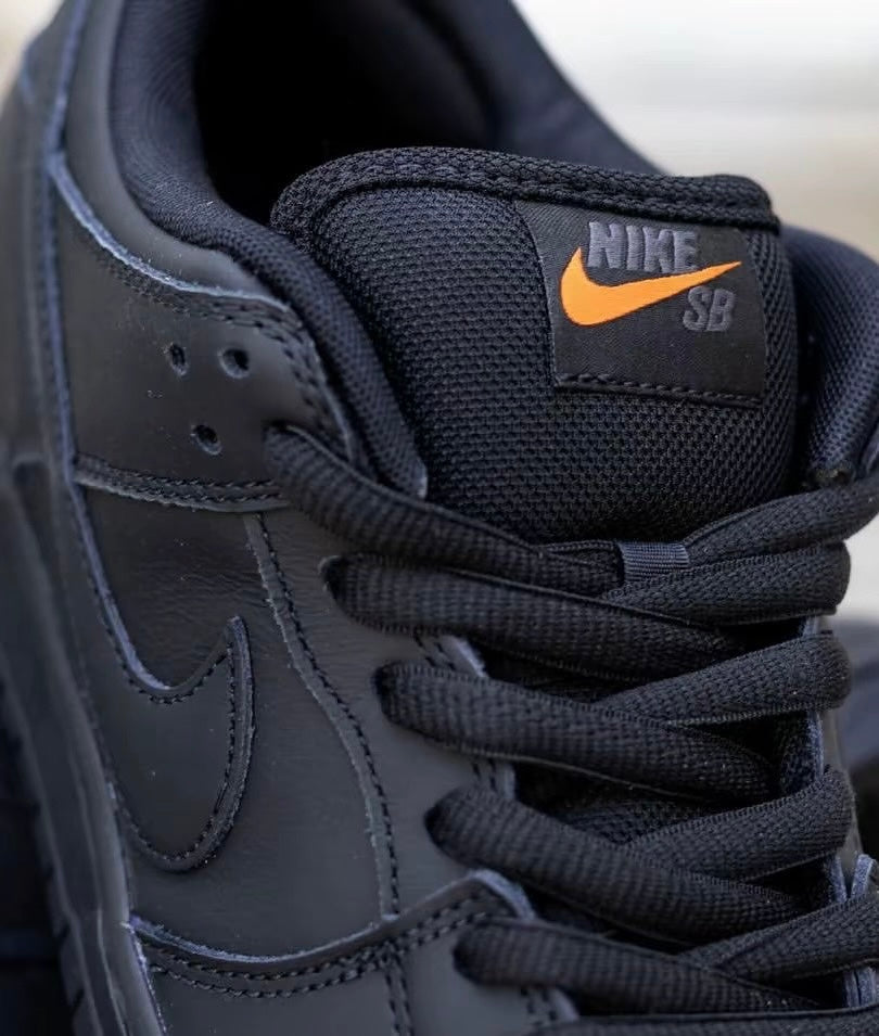 Nike Dunk Low Triple Black 黑魂 (FJ1674-001)