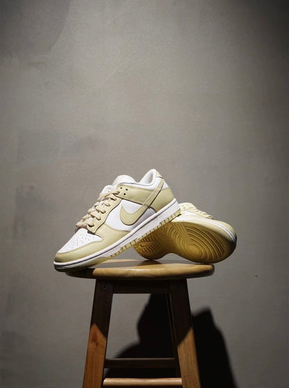 Team Gold Dunk Low (DV0833-100)