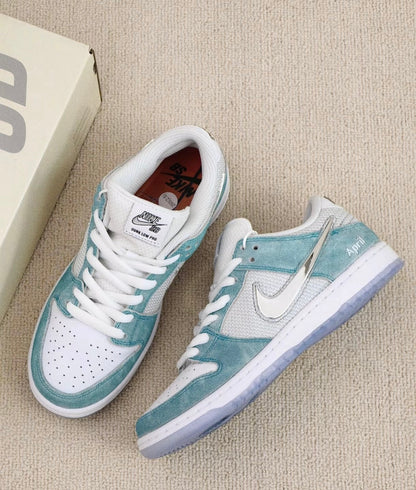 APRIL SKATEBOARDS x Nike SB Dunk Low  (FD2562–400)