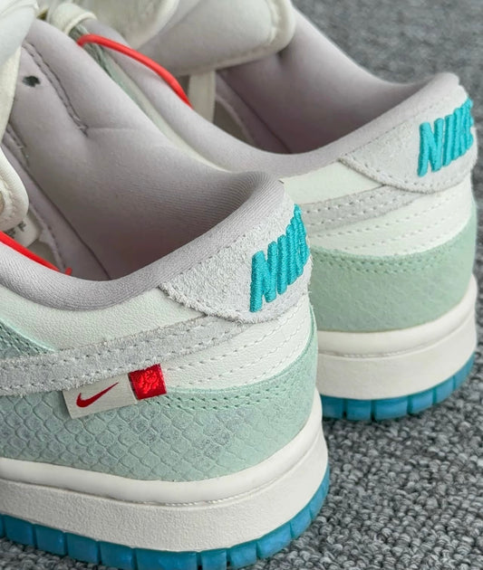 Nike Dunk Low LX ”Year of the Dragon“ (FZ5065-111)