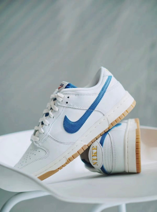 NIKE DUNK LOW SE SAIL DARK MARINA BLUE (DX3198-133)