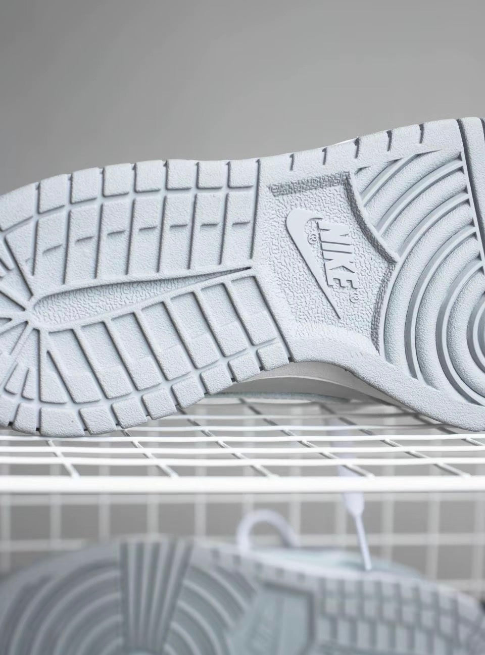 Nike Dunk Low GS “Grey White” (DH9765-001)