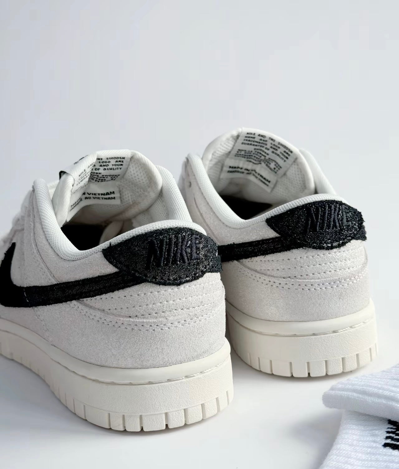 Nike Dunk Low Sail/Black 麂皮灰黑 (HQ3502-100)