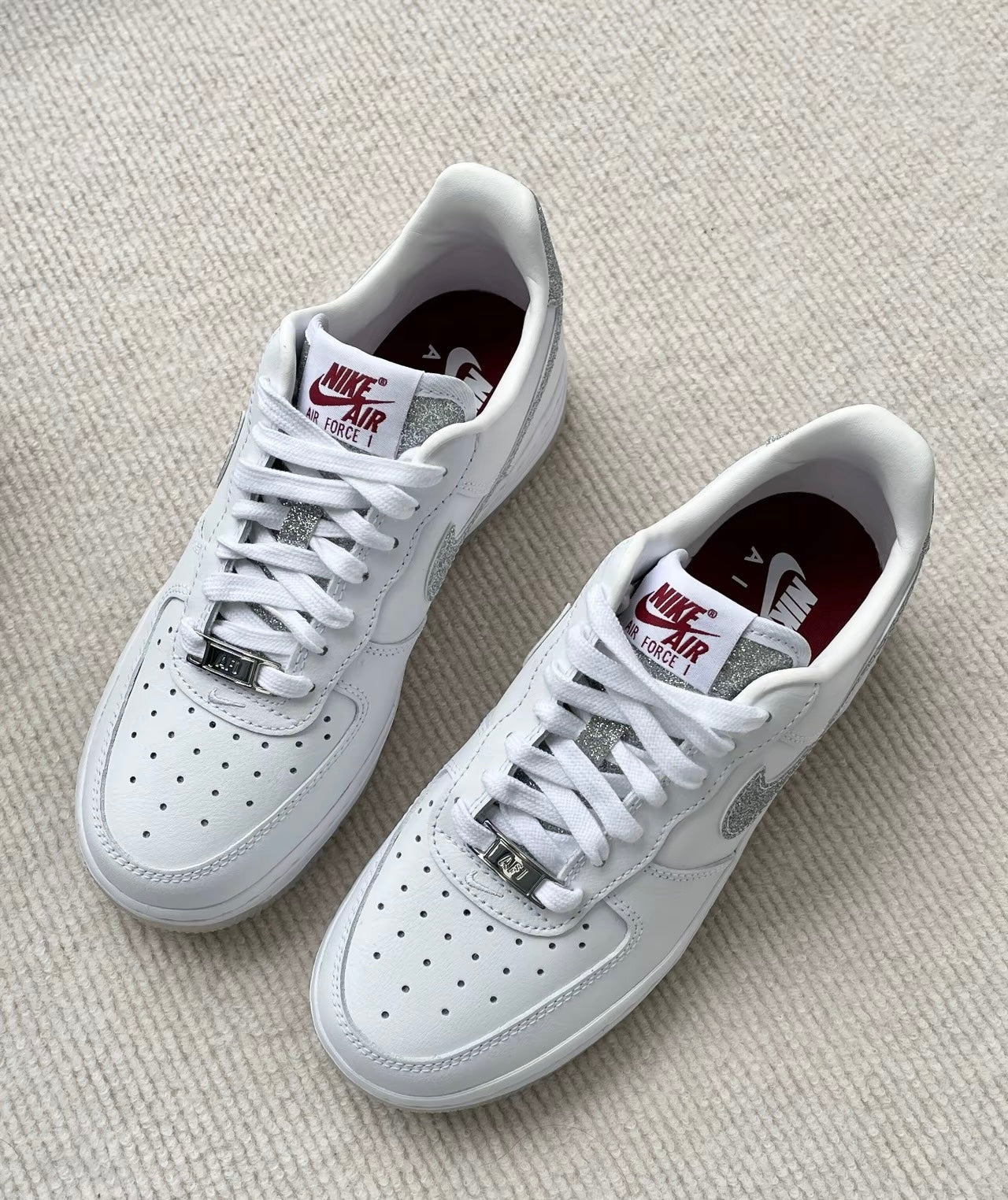 NIKE AIR FORCE 1 ”GREY BLING“ (HQ3461-191)